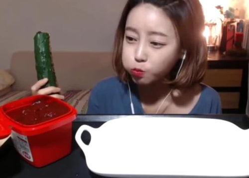 娱乐吃瓜酱美女在线观看  第2张